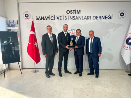 <p style="text-align: justify; "><span style="font-size: 18px;">İÇASİFED Haziran Ayı Yönetim Kurulu Toplantısı, OSİAD'ın ev sahipliğinde başarıyla gerçekleştirildi.</span></p><p style="text-align: justify; "><span style="font-size: 18px;"><br></span></p><p style="text-align: justify; "><span style="font-size: 18px;">OSİAD Yönetim Kurulu Başkanı Esat Hisarcıklılar'ın ev sahipliğinde düzenlenen toplantıda, TÜRKONFED Yönetim Kurulu Başkanı Süleyman Sönmez, TÜRKONFED Yönetim Kurulu Başkan Yardımcısı Onur Ünlü, İÇASİFED Yönetim Kurulu Başkanı Süleyman Ekinci, İÇASİFED Yönetim Kurulu Başkan Yardımcısı Ö. Tayfun Angın ile İÇASİFED ve OSİAD Yönetim Kurulu Üyeleri bir araya geldi.</span></p>